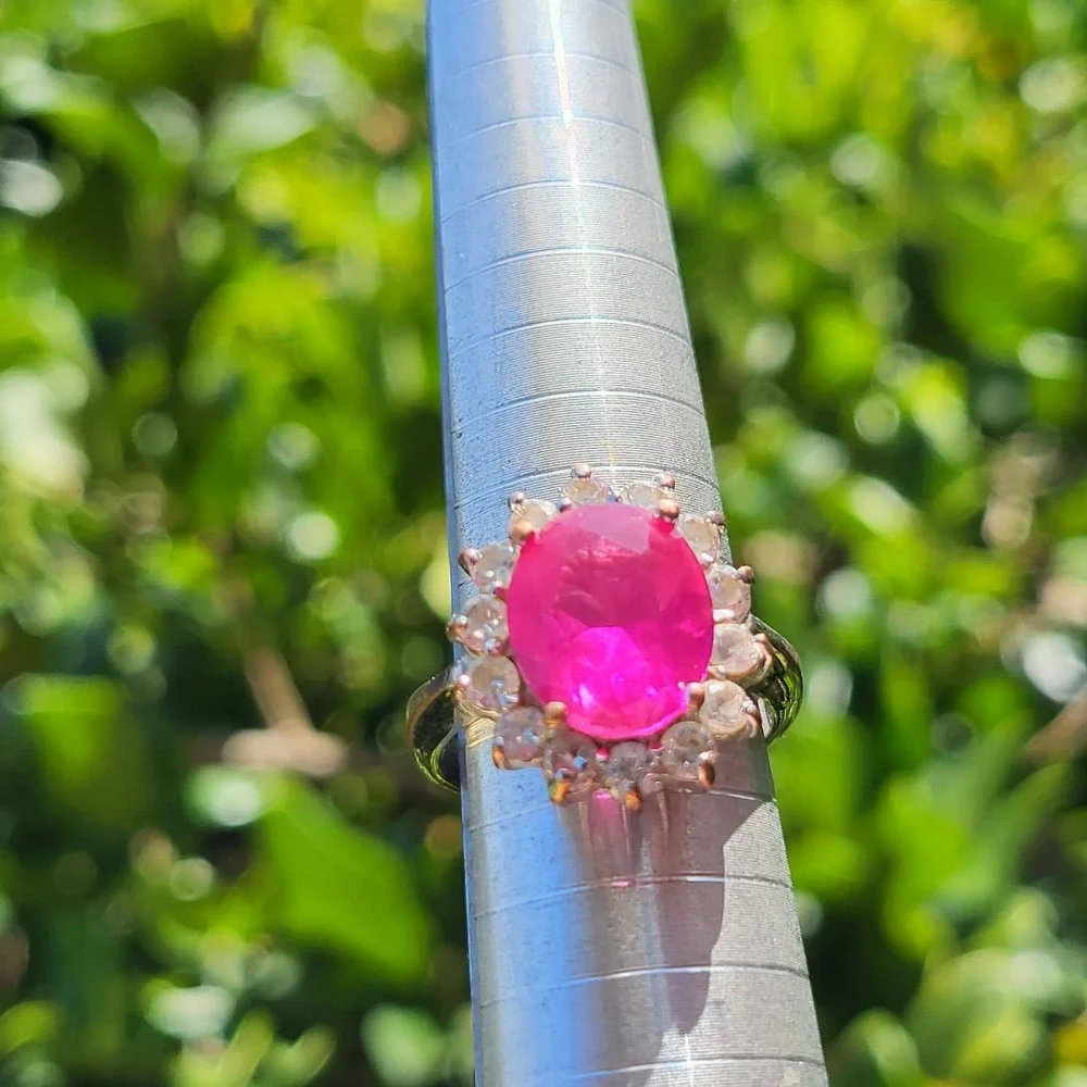 Vintage Pink Synthetic Stone Silver Tone Cocktail Ring Size 7.75 Oval Cluster